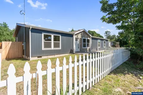 2012 18th Ave, Sweet Home, OR 97386