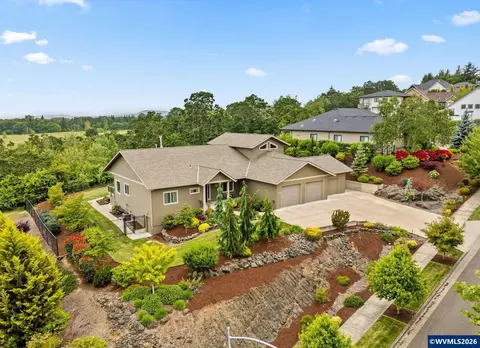 3176 SW Hawkeye Ave, Corvallis, OR 97333