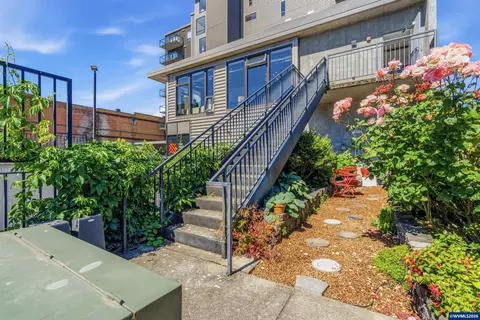 156 Front Apt 280 St NE, Salem, OR 97301