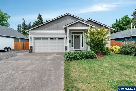 1105 Hardcastle Ave, Woodburn, OR 97071