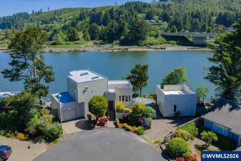 9180 Keys Pl, Gleneden Beach, OR 97388