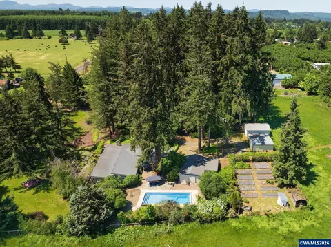 27777 Snyder Rd, Junction City, OR 97448
