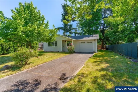 760 N 5th St, Aumsville, OR 97325