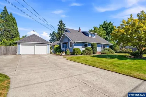 1582 SE Davis St, Mcminnville, OR 97128