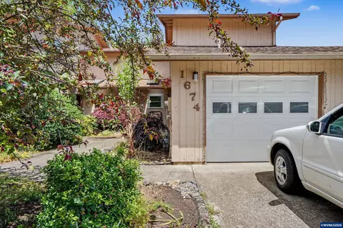 1674 SW Country Club Pl, Corvallis, OR 97330