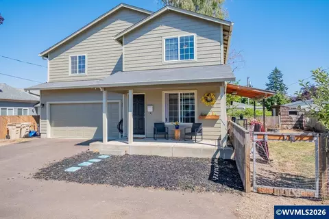 1055 Grove St, Lebanon, OR 97355