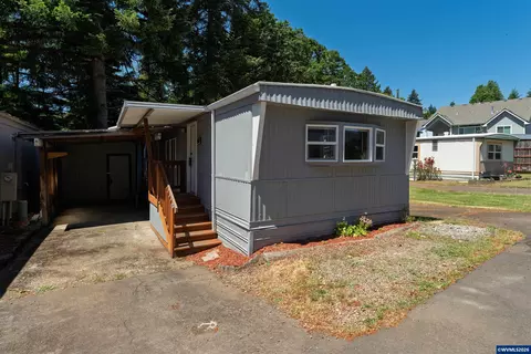 502 N 8th St # 17, Philomath, OR 97370