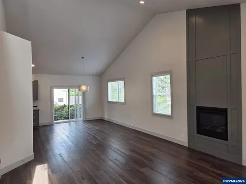 Living - 3352 Zane Ln, Eugene, OR 97404 photo 2 of 2