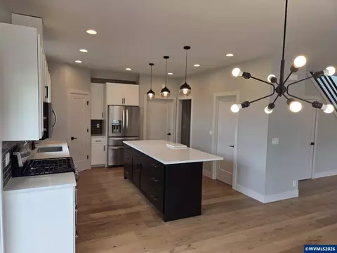 Kitchen - 3346 Zane Ln, Eugene, OR 97404 photo 2 of 3