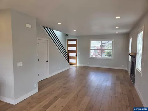 Living - 3346 Zane Ln, Eugene, OR 97404 photo 1 of 2