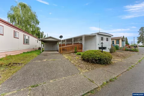570 N 10th Ave #6, Cornelius, OR 97113