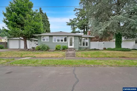 821 Cedar St, Sweet Home, OR 97386