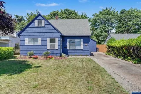 988 SE Miller Ave, Dallas, OR 97338