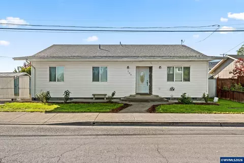 730 Burton St, Harrisburg, OR 97446