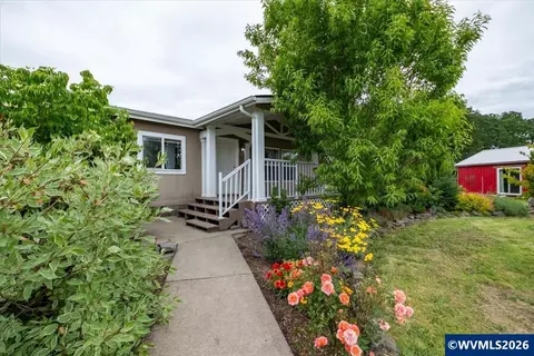 39096 Shelburn Dr, Scio, OR 97374