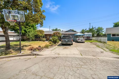 3827 Pine St SE, Albany, OR 97322