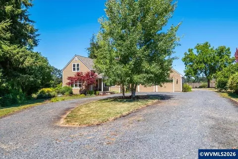 11255 Kroenig Rd, Amity, OR 97101