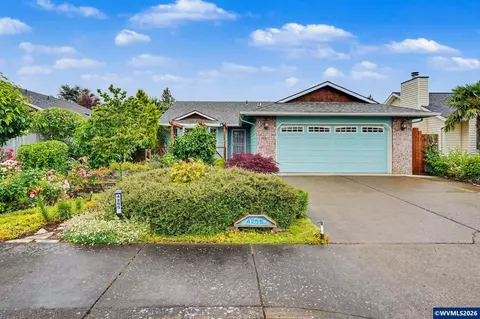 4255 Great Plains Dr NE, Salem, OR 97305