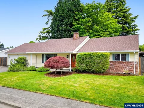 7470 SW Hillcrest Pl, Beaverton, OR 97008