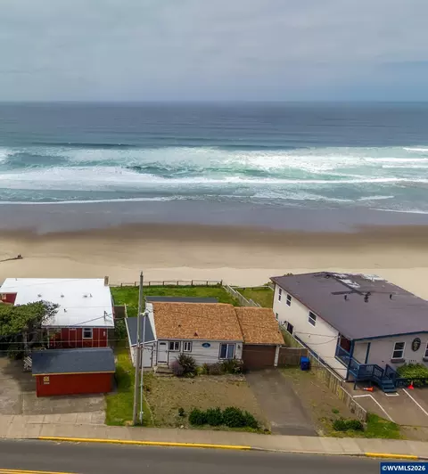 1933 NW Harbor Ave, Lincoln City, OR 97367