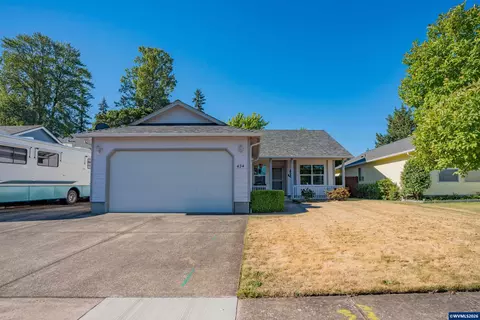 434 Waters Edge Ct, Lebanon, OR 97355