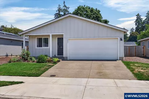 2081 Luna Way, Lebanon, OR 97355
