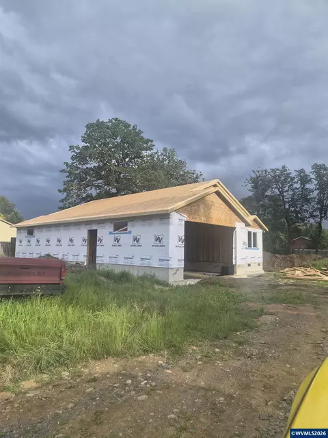 3685 Green River Rd, Sweet Home, OR 97386
