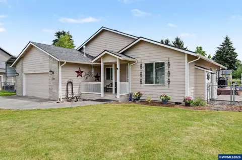 762 3rd St, Lyons, OR 97358