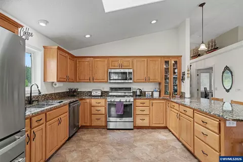 Kitchen - 762 3rd St, Lyons, OR 97358 photo 2 of 4