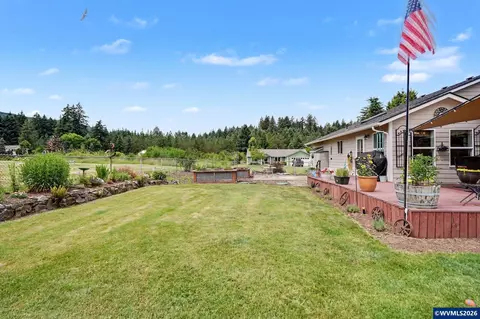 Exterior - 762 3rd St, Lyons, OR 97358 photo 4 of 11