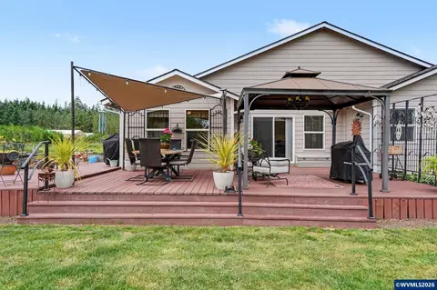 Exterior - 762 3rd St, Lyons, OR 97358 photo 6 of 11