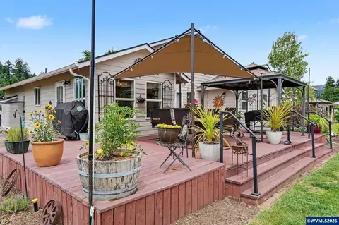 Exterior - 762 3rd St, Lyons, OR 97358 photo 2 of 11