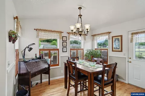 Dining - 762 3rd St, Lyons, OR 97358 photo 1 of 2
