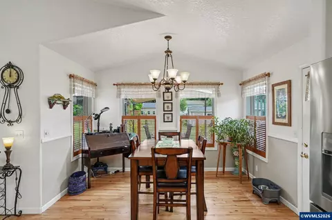 Dining - 762 3rd St, Lyons, OR 97358 photo 2 of 2