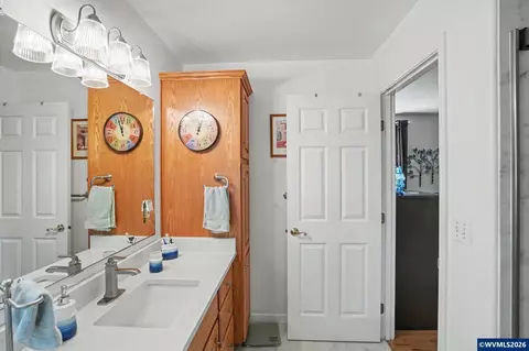 Bath - 762 3rd St, Lyons, OR 97358 photo 3 of 4