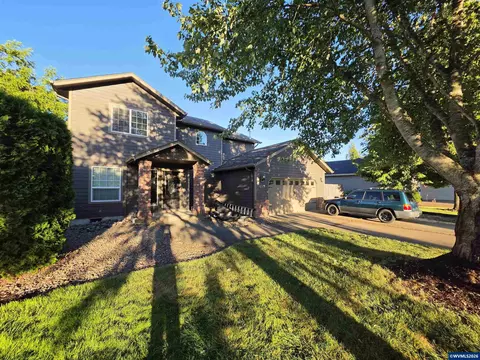 926 Falcon Ct, Lebanon, OR 97355