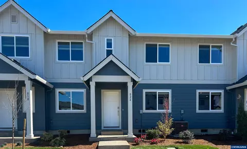 824 Sifuentez Ct, Woodburn, OR 97071