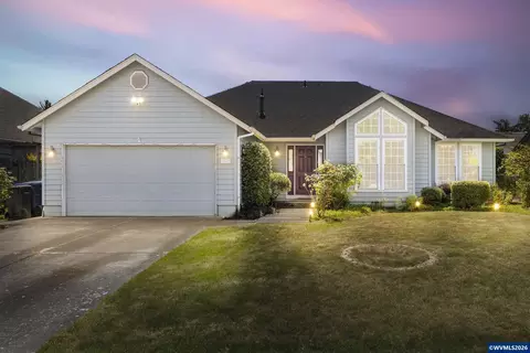 1942 Waymire St NW, Salem, OR 97304