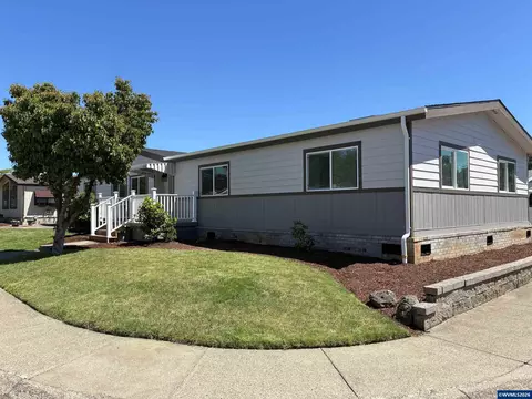 2120 Robins Ln SE #130, Salem, OR 97302