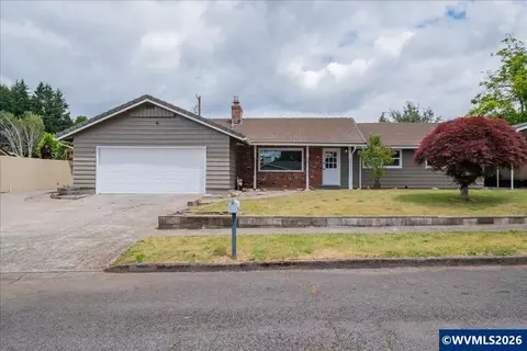 1975 E Pine St, Stayton, OR 97383