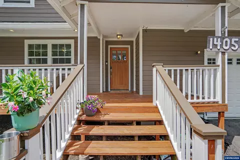 1405 Laurel Heights Dr NW, Albany, OR 97321
