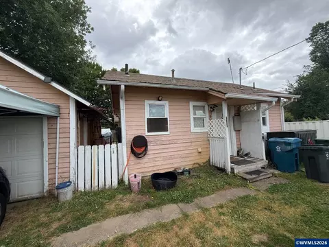 2335 NE Walnut Ave, Salem, OR 97301