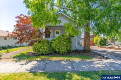 305 Mill St, Silverton, OR 97381