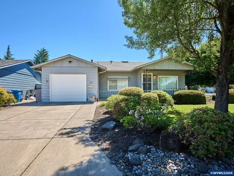 1010 Randolph Rd, Woodburn, OR 97071