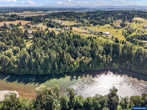45886 Santiam Way Northeast, Albany, OR 97322