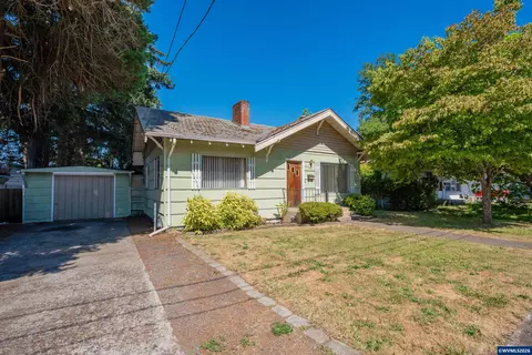 1770 Grove St, Lebanon, OR 97355