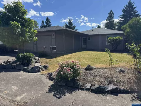 4130 Clay Pl SE, Albany, OR 97322
