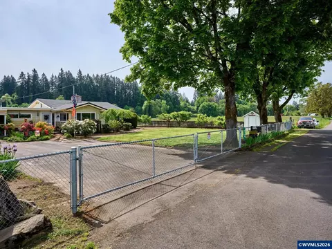 Exterior - 5724 Anderson Rd S, Aurora, OR 97002 photo 4 of 11