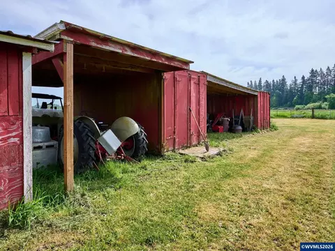 Exterior - 5724 Anderson Rd S, Aurora, OR 97002 photo 10 of 13
