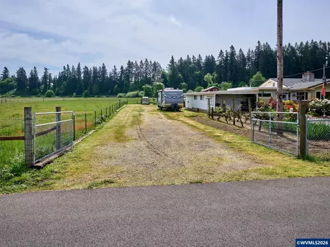 Exterior - 5724 Anderson Rd S, Aurora, OR 97002 photo 12 of 13